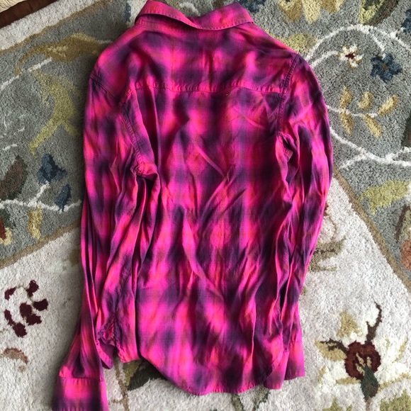 American Eagle Pink Button Up Flannel Size Medium - Picture 5 of 7